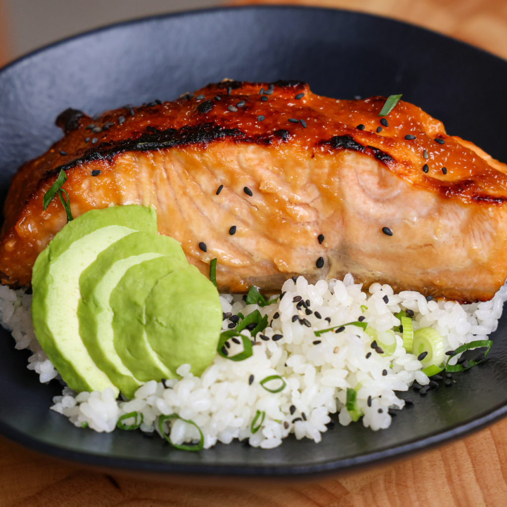 Salmão com Missô e Arroz Japonês