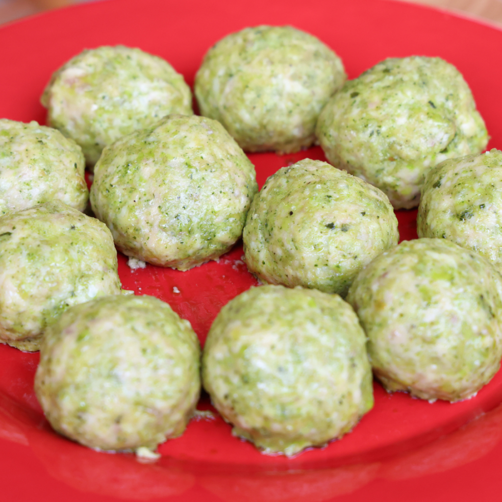 Almôndega de Frango com Pesto